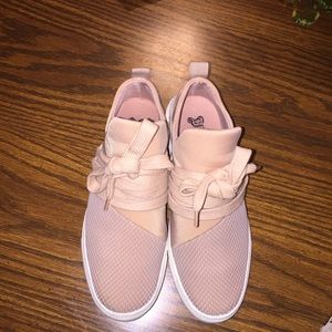 Brash blush Sneakers 👟